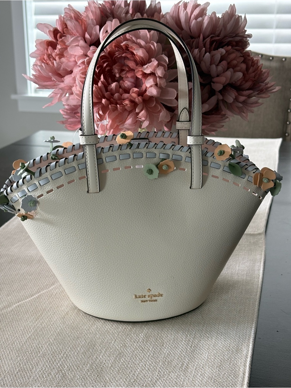 kate spade White Floral Appliqué Leather Tote